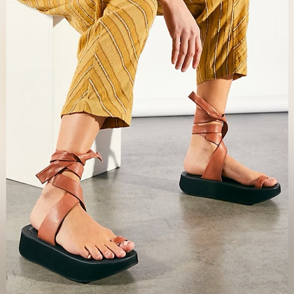 Free People Flora Flatform Wrap Up Leather Loop Toe Sandals